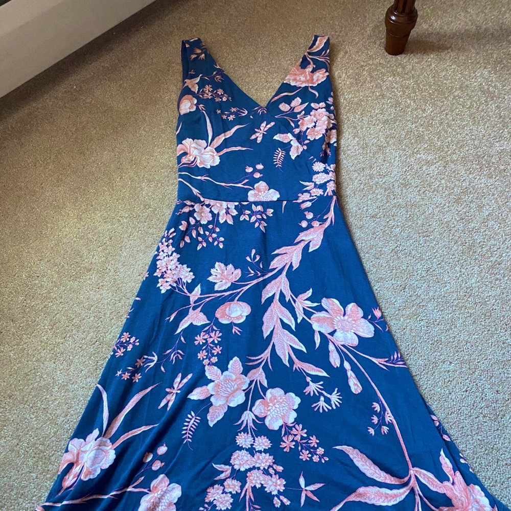 Loft Dress - Picture 3 of 3